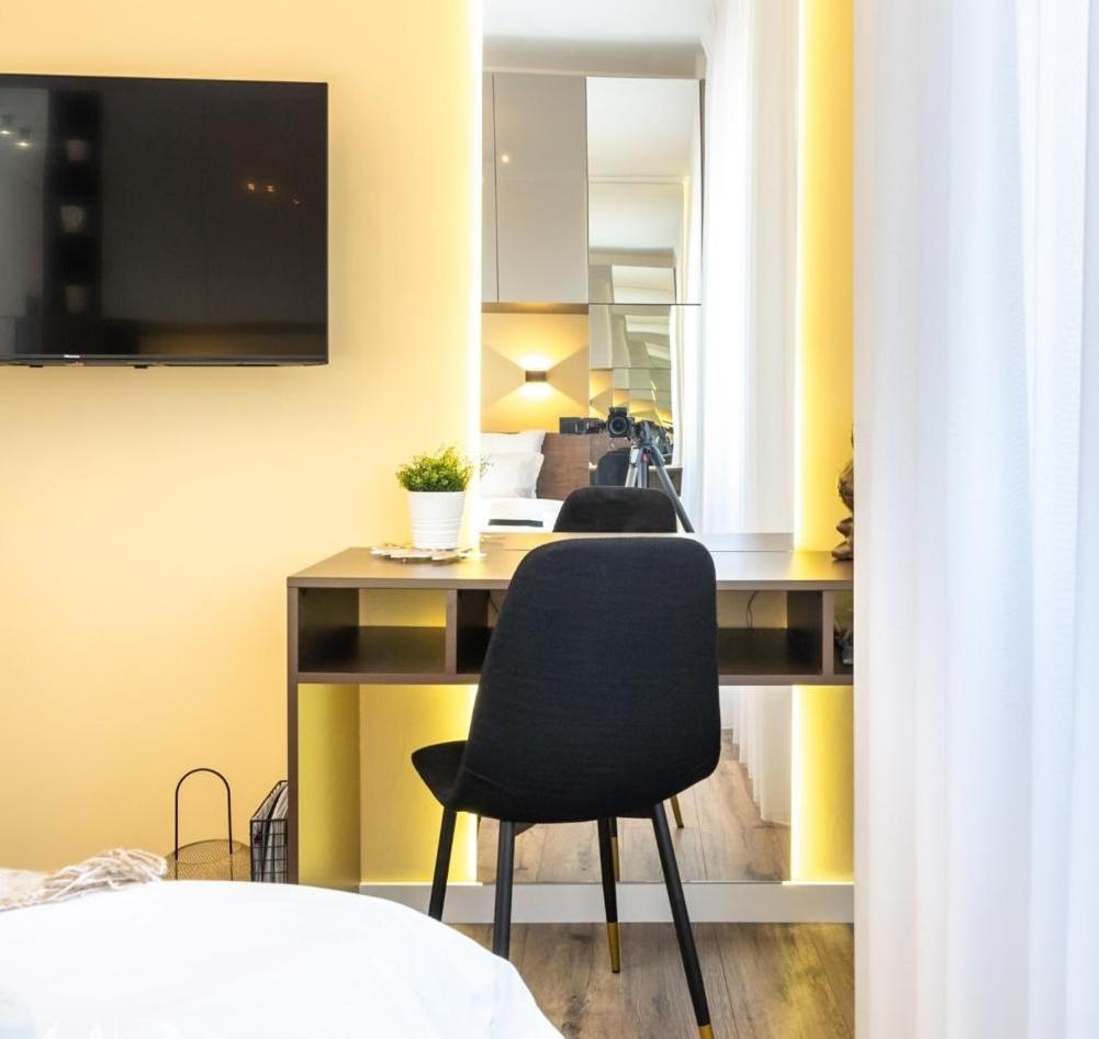 Majestic Apartament With View In Magheru Bucarest Exterior foto
