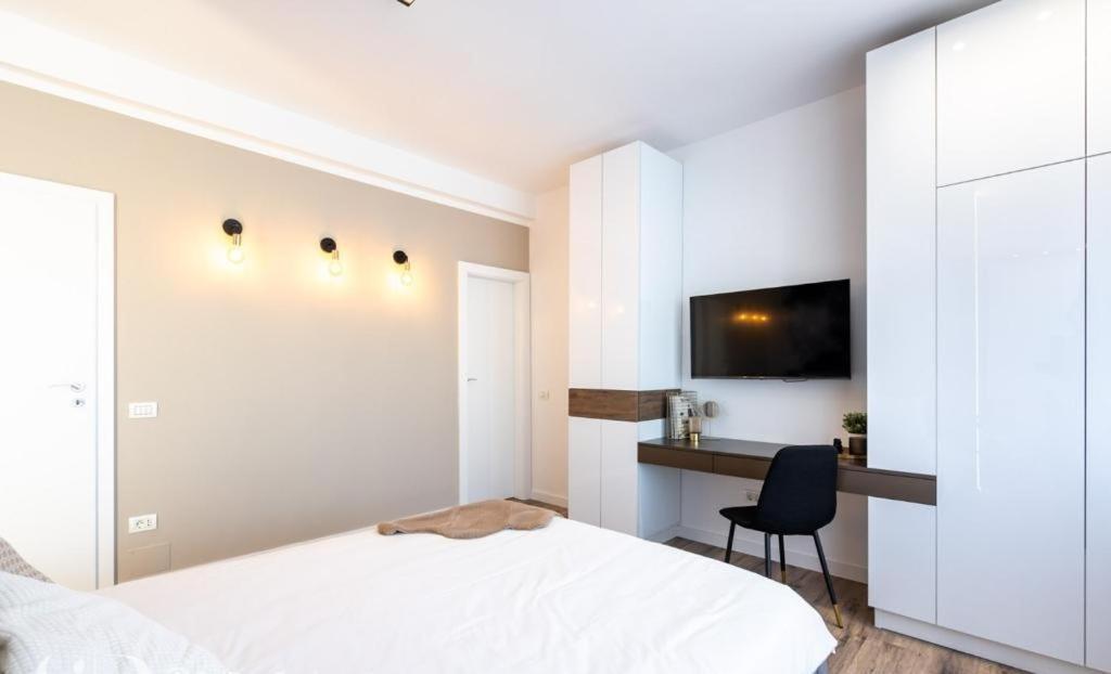 Majestic Apartament With View In Magheru Bucarest Exterior foto